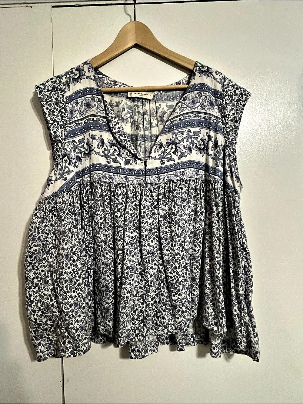 Lucky Brand Floral Tunic in Blue & White Size XL Like New